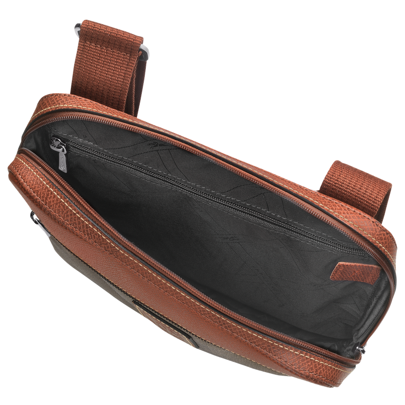 1337-boxford-m-crossbody-bag-1.webp