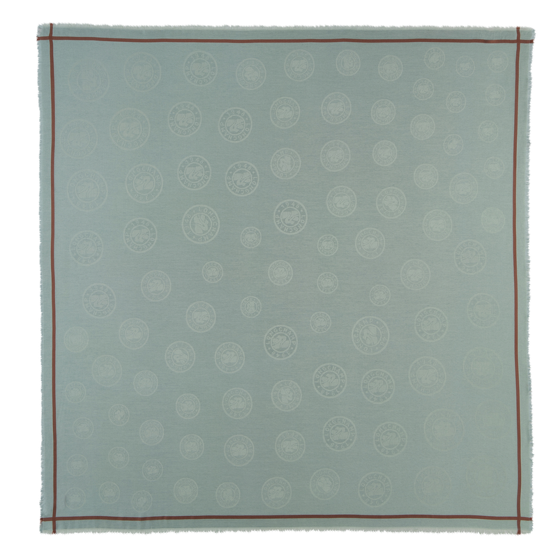 La M&eacute;daille Longchamp Shawl