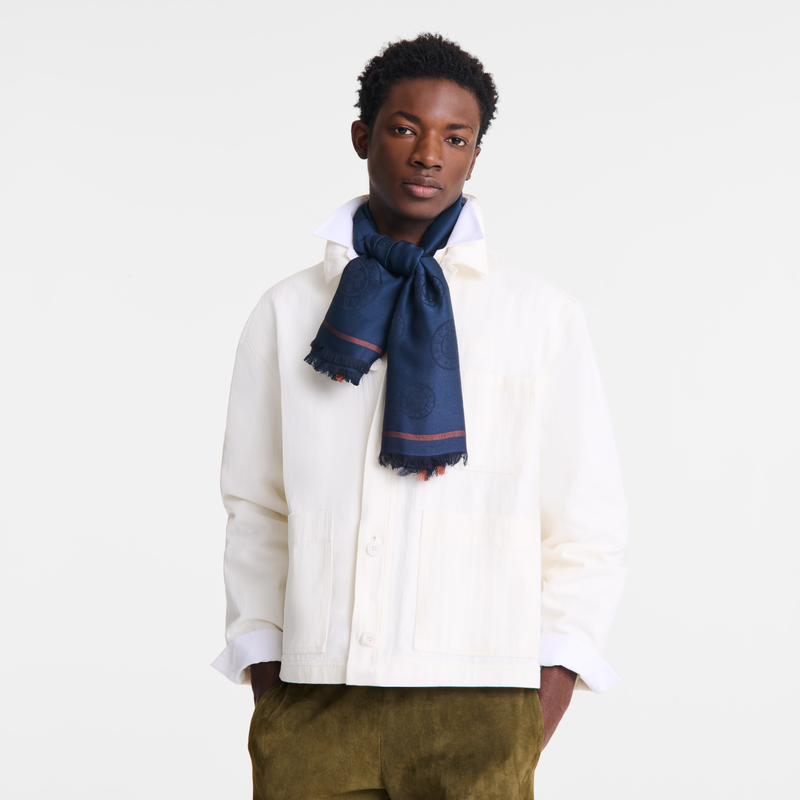 La M&eacute;daille Longchamp Shawl