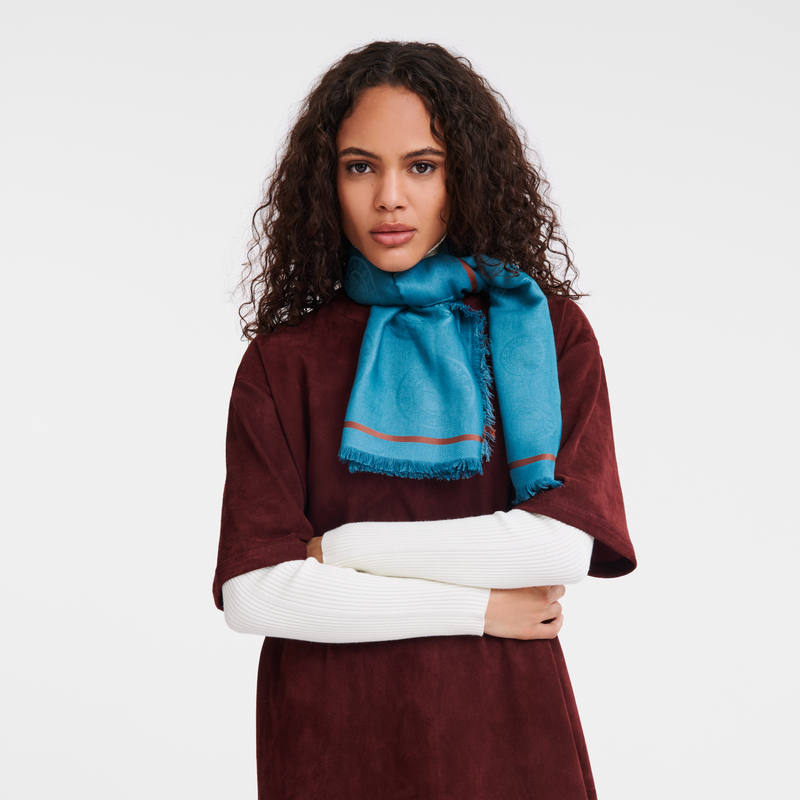 La M&eacute;daille Longchamp Shawl